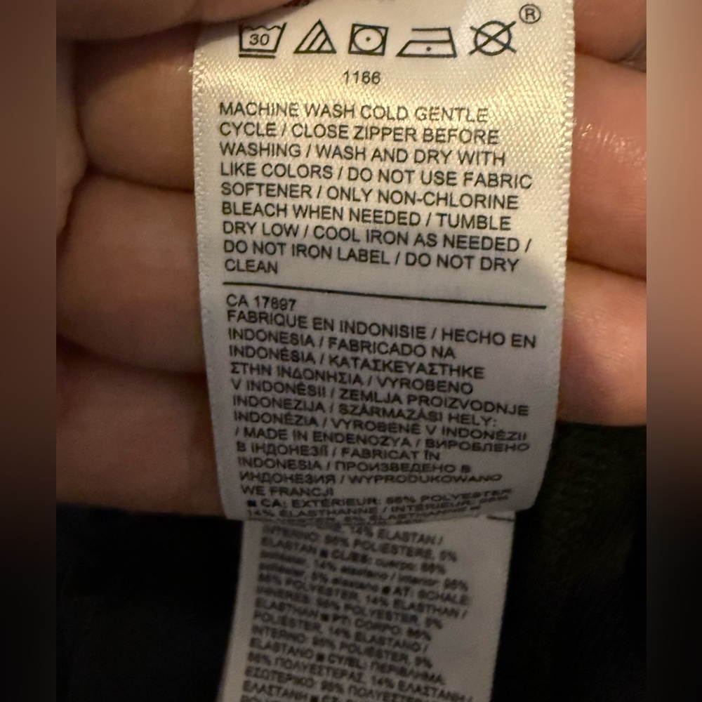 Athleta Black Athletic Shorts with Back Zip Pocket - Picture 9 of 9